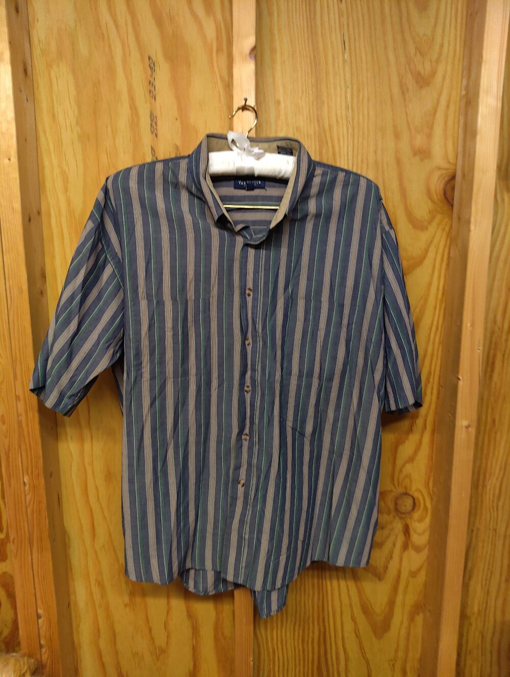 Van Heusen Mens XL Short Sleeve Vertical Stripe Shirt Blue Tan Green Wrinkle Fre